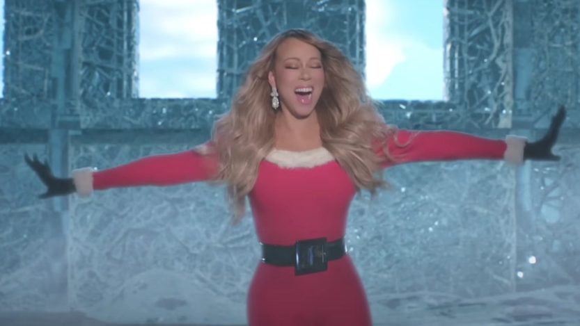  COMEÇOU: Mariah Carey é “descongelada” para avisar que o Natal já começou