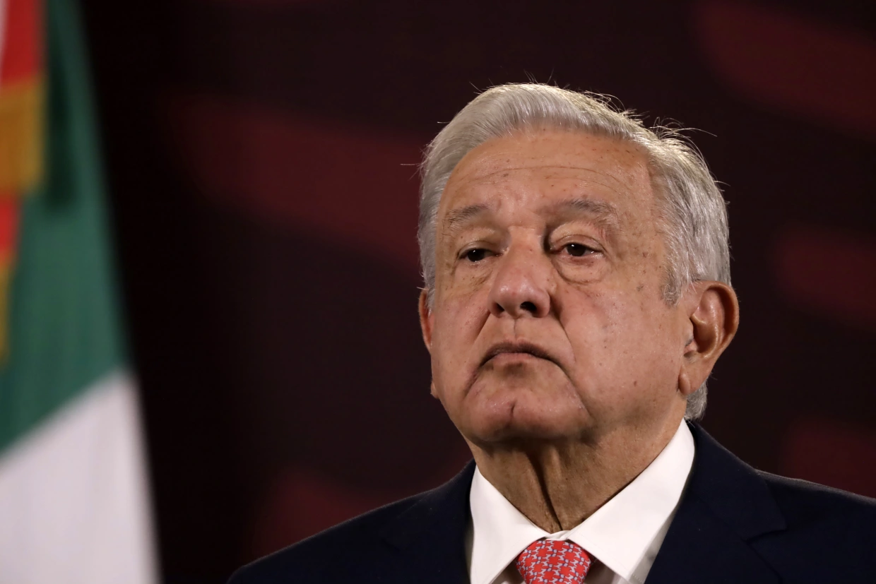 Presidente do México se desculpa por chamar deputada trans de ‘homem vestido de mulher’