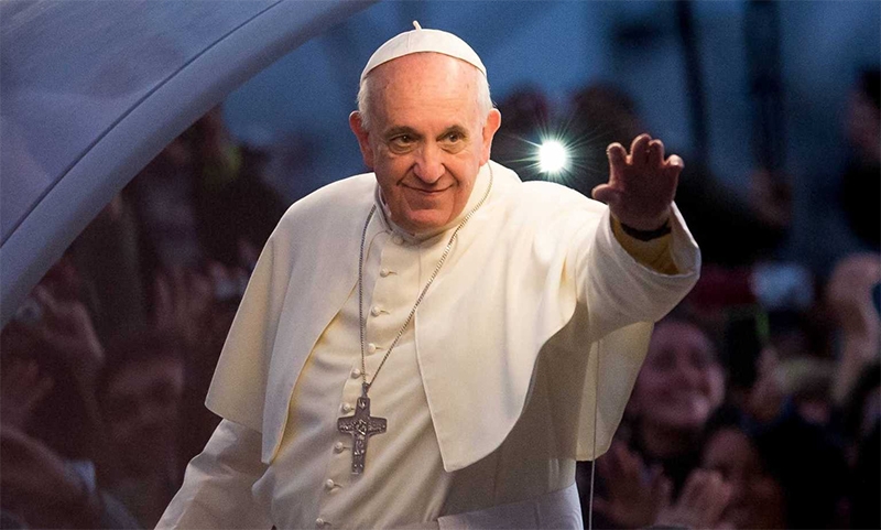  Vaticano mantém aprovação da bênção de casais do mesmo sexo, apesar das críticas