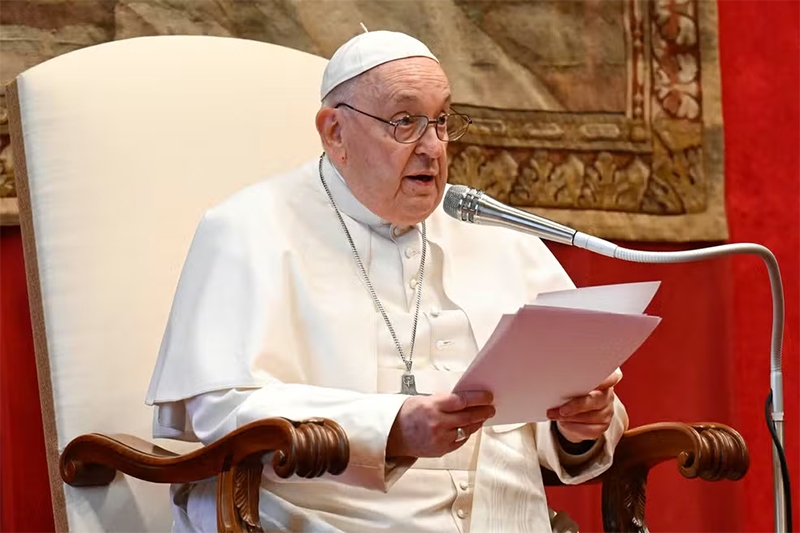  Em um novo discurso, Papa Francisco pede proibição a barriga de aluguel: “Prática deplorável”