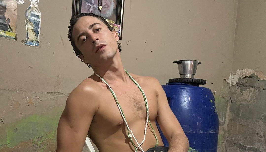 Jesuíta Barbosa volta a pedir socorro nas redes sociais e assusta fãs: “Estou sendo violentado”