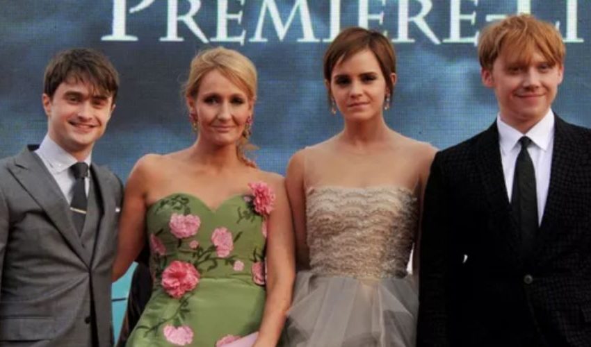  J.K. Rowling diz que não perdoará Daniel Radcliffe e Emma Watson por apoiarem pessoas trans