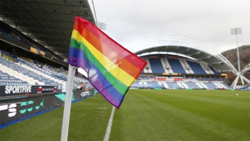  Jogadores de futebol planejam assumir homossexualidade em campanha online