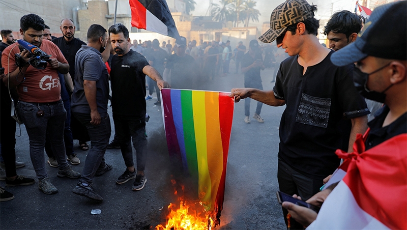  Iraque aprova lei que criminaliza relações gays e pessoas trans; penas vão a 15 anos de prisão