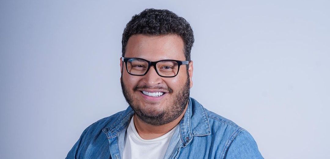 Ex-BBB Victor Hugo assume relacionamento aberto: “Sou do trisal. Viva o poliamor”