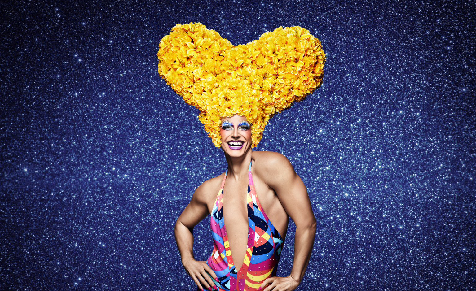 Gianecchini, Diego Martins e mais brilham em imagens de “Priscilla, a Rainha do Deserto – O Musical”