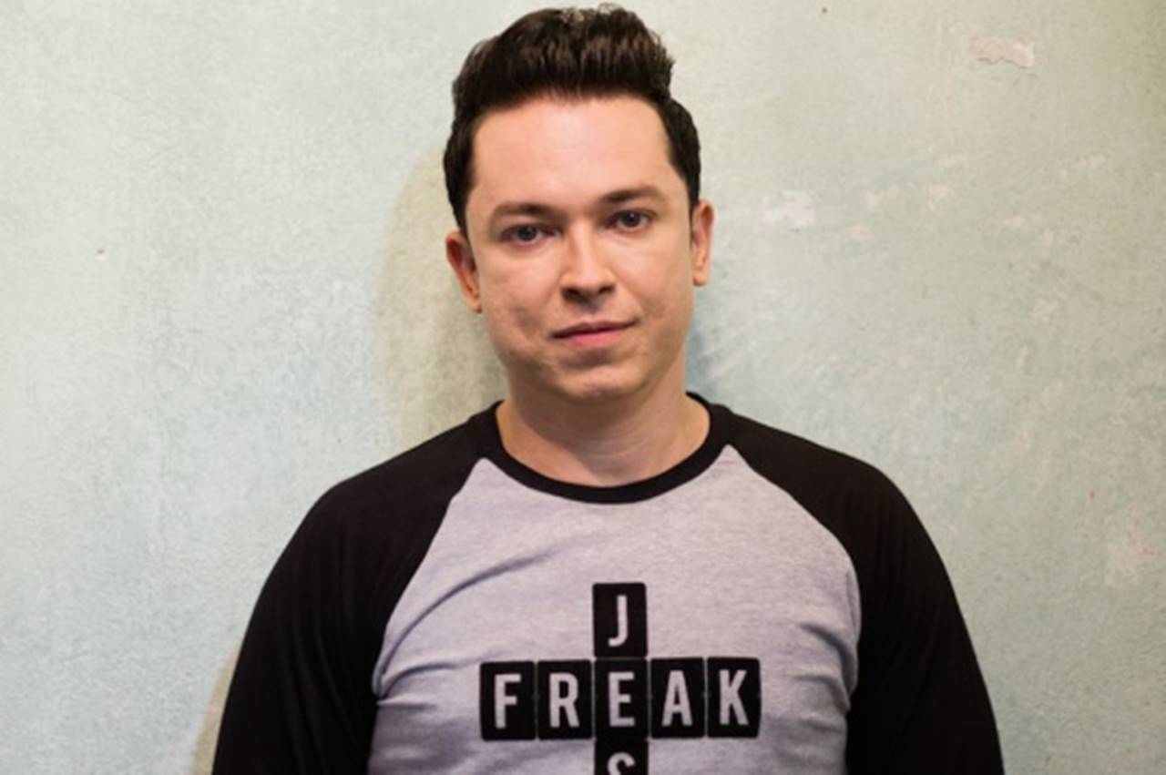 Pastor que admitiu beijar a filha na boca conta que fez o mesmo com o filho: “Vamos virar macho”