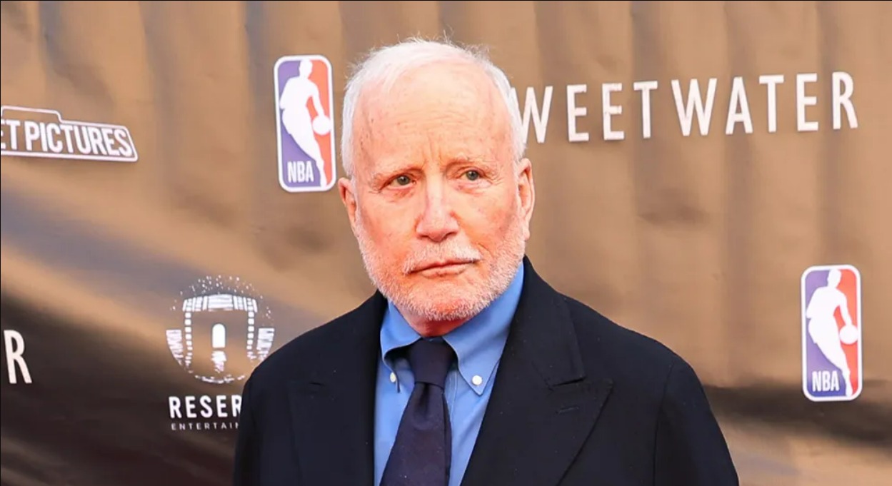 “Não deveríamos ouvir uma criança que quer ser menino em vez de menina”, diz astro de ‘Tubarão’