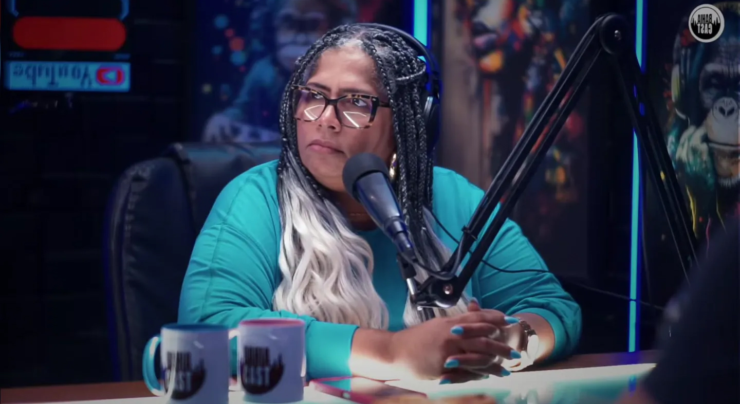 Evangélica, ex-cantora de arrocha diz amar filho gay, mas o não aceita: “Deus abomina a prática”