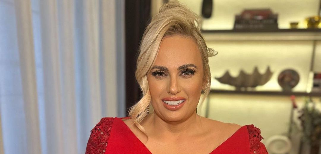 Rebel Wilson diz ser contra ideia de que apenas atores gays podem interpretar personagens gays