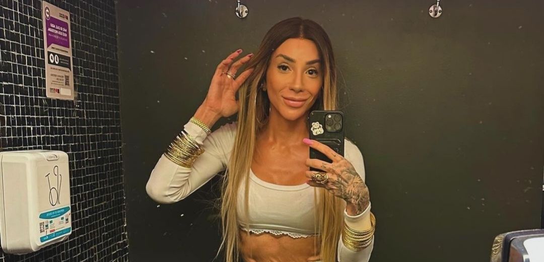 Maya Massafera desmaia e precisa ser hospitalizada após rumores de venda da sua voz para veículos