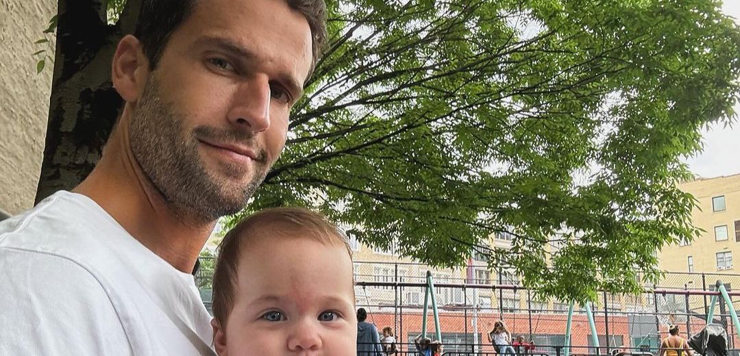 Pedro Andrade conta que pagou quase um milhão para realizar o sonho de ser pai com marido