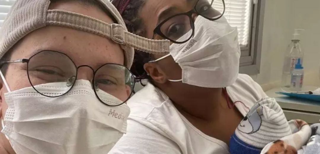 Pai transmasculino relata transfobia por parte de hospital após dar à luz ao filho em SP