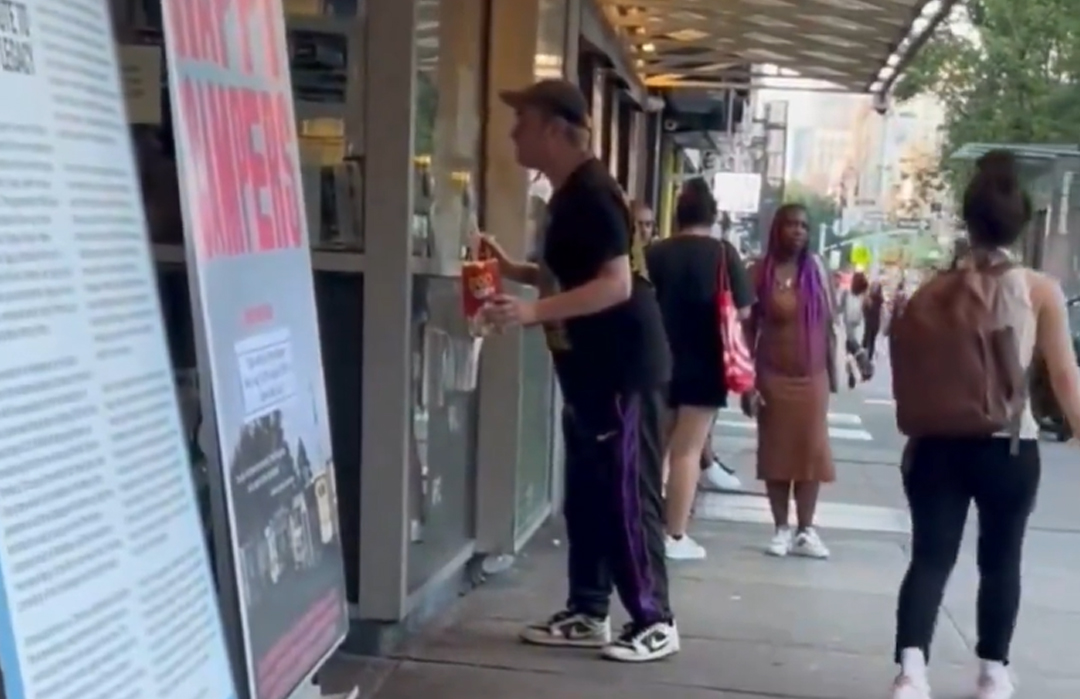 Fã de Lady Gaga surta e ameaça chamar a polícia após cinema não exibir o trailer de “Coringa 2”