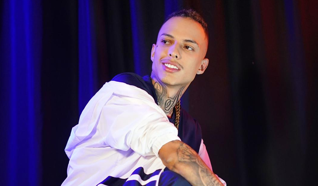 Emocionado, produtor de conteúdo 18+ expõe drama familiar e batalha judicial para ver a filha