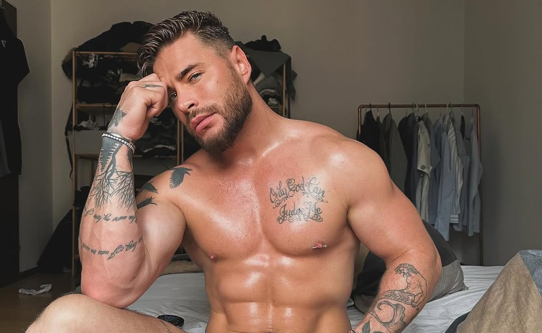 Astro gaydo OnlyFans coloca o pênis na seguradora por quase R$ 4 mil mensais