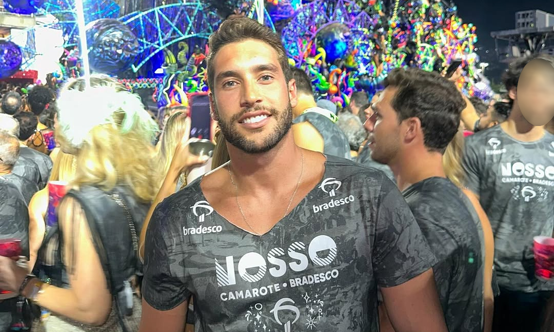 Empresário polemiza ao reclamar de quantidade de gays na Sapucaí: “Torre Eiffel de viado”