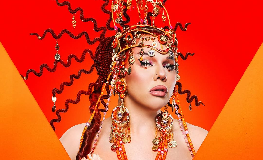 Aja denuncia mudança de gênero em passaporte sem consentimento: “Transfobia calculada e mortal”