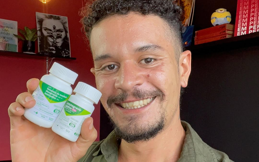 Cozinheiro revela viver com HIV e sofre ataques sorofóbicos após divulgar seu restaurante no iFood