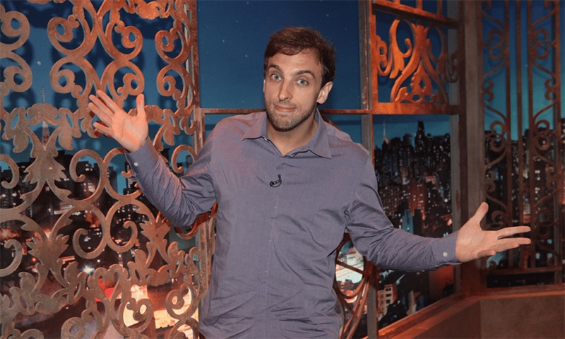  Justiça condena Léo Lins por discurso de ódio em stand-up: 8 anos de prisão e multa de R$ 303 mil