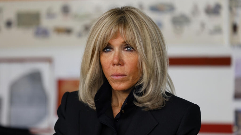  Primeira-dama da França trava batalha judicial contra boato de que seria mulher trans