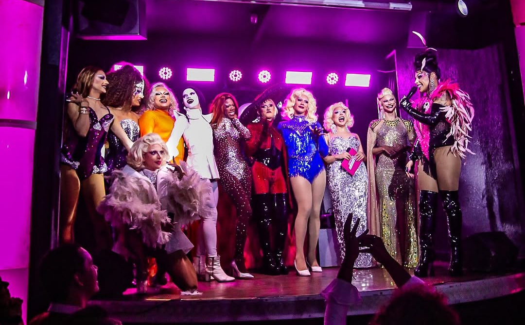 RJ: Elenco da 2ª temporada de “Drag Race Brasil” celebra estreia no Pink Flamingo