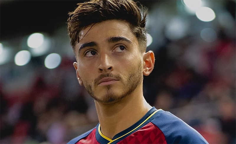 Josh Cavallo, 1º jogador de futebol a se declarar gay, desabafa: “Recebo ameaças de morte todos os dias”