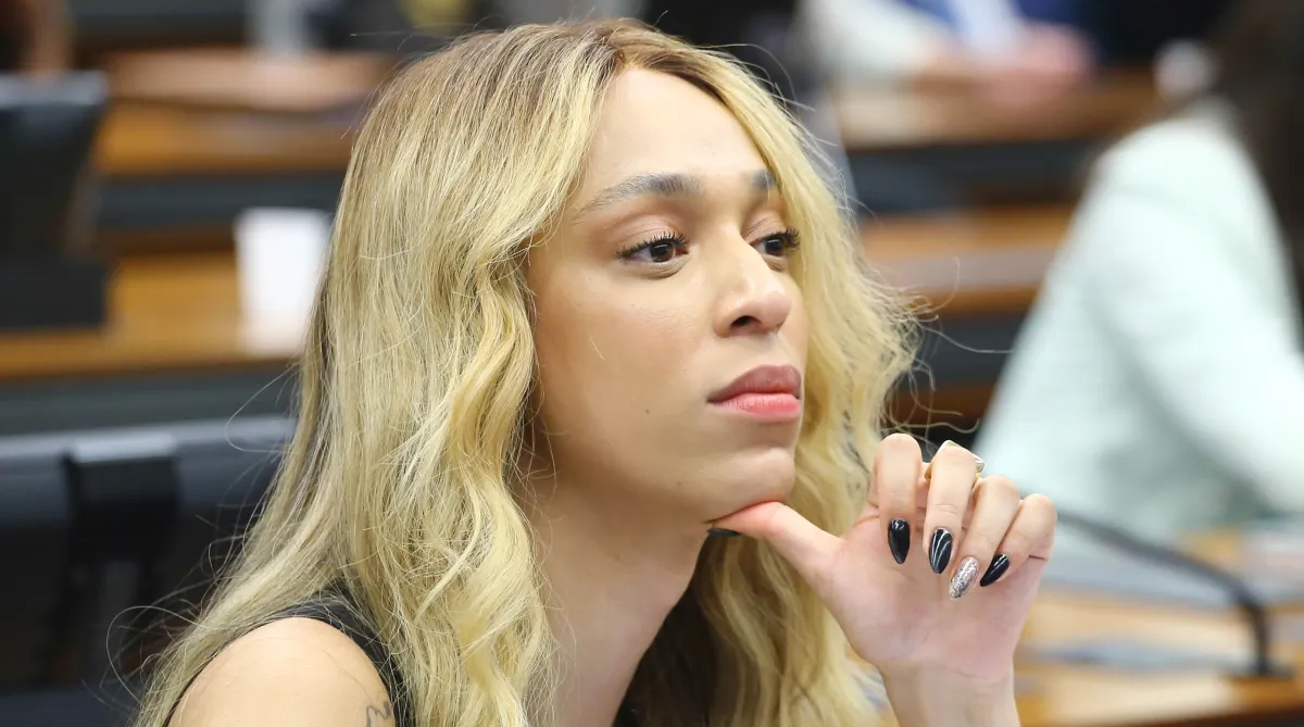 Erika Hilton sofre novas ameaças, tem dados vazados e busca proteção da PF: “Não recuarei”