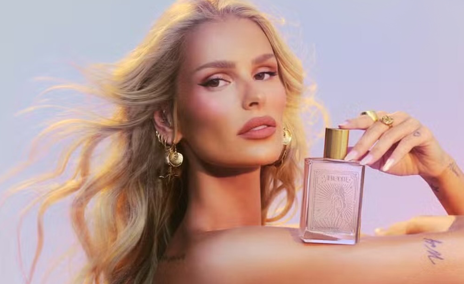 Perfume para “ativo fora do meio” e “passiva pintosa”? Vídeo de Yasmin Brunet gera polêmica e debate sobre pink money