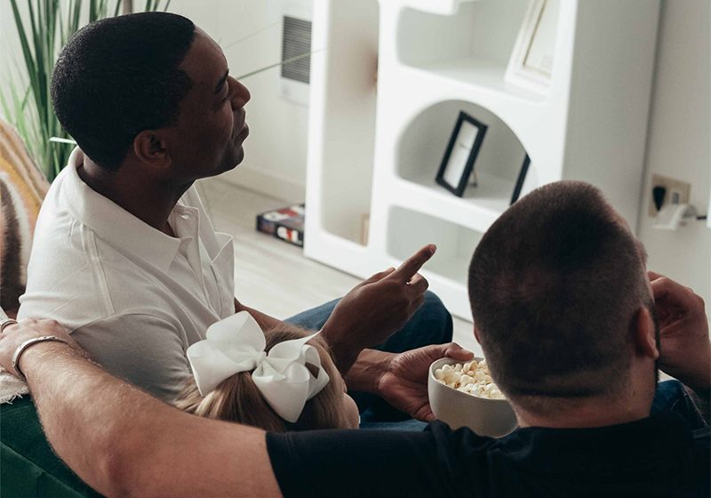 Casais gays podem ter direito à licença-maternidade? STF vai decidir caso que pode mudar tudo