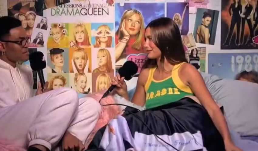 Hailey Bieber reage a ataques transfóbicos com classe: “Por que achar que parecer trans é ofensa?”