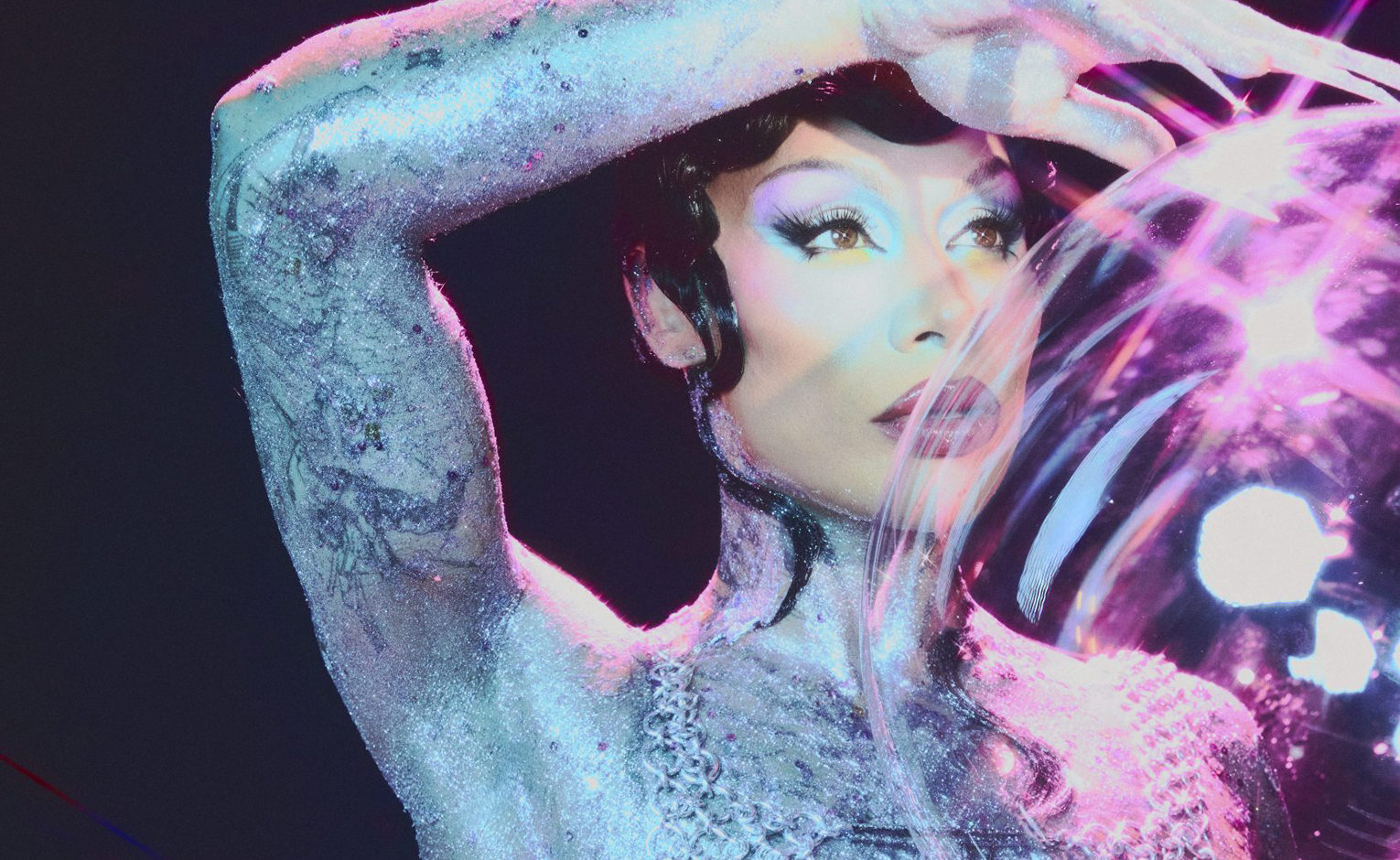 Grag Queen dá início à sua Era Cósmica e promete levar o pop brasileiro para outra galáxia