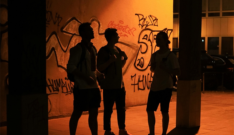  Garotos de programa sofrem roubos semanais em SP e criam investigação própria após resistência da polícia