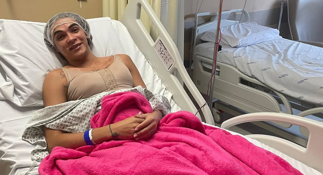 Após dois anos de luta, mulher trans conquista na Justiça direito a cirurgia de prótese de silicone pelo plano de saúde
