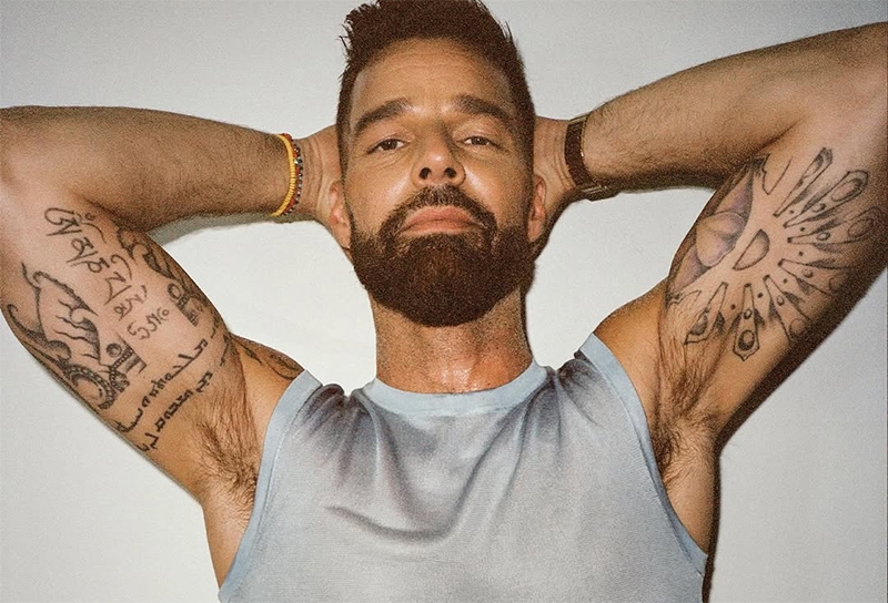  Ricky Martin confirma vinda ao Brasil no Carnaval e dispara sobre nova fase: “Solteiro”