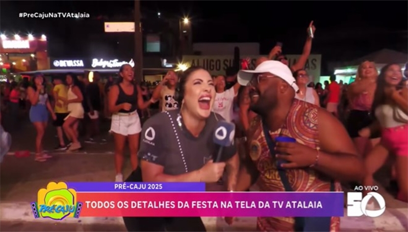  Ao vivo, repórter dá em cima de folião e recebe corte inesperado: “Eu sou tão viado!”