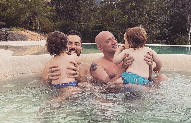  Thales Bretas fala sobre luto, filhos e recomeços: “Quem sou eu sem ser o viúvo do Paulo?”