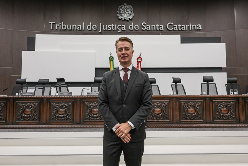  Desembargador relata homofobia em grupo de advogados em Santa Catarina: “Peguei um gay”