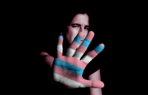 Estado de SP é condenado após chamar mulher trans de “doente” em processo judicial