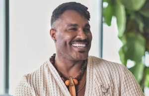 Fred Nicácio critica ausência de homens gays em ato contra o feminicídio em SP: “Onde estão?”