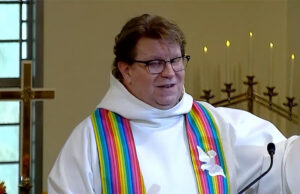 “Deixei de fingir ser homem”: pastora se declara mulher trans durante celebração religiosa