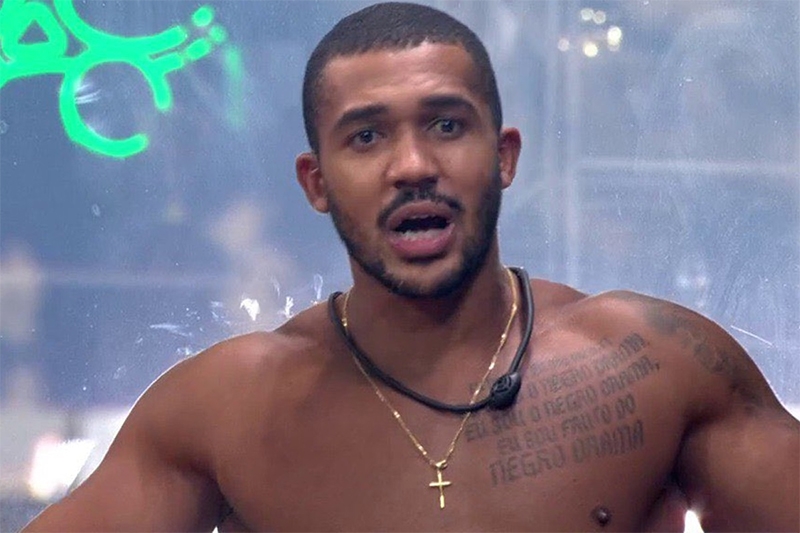  BBB26: Matheus é denunciado ao Ministério Público e será investigado por homofobia