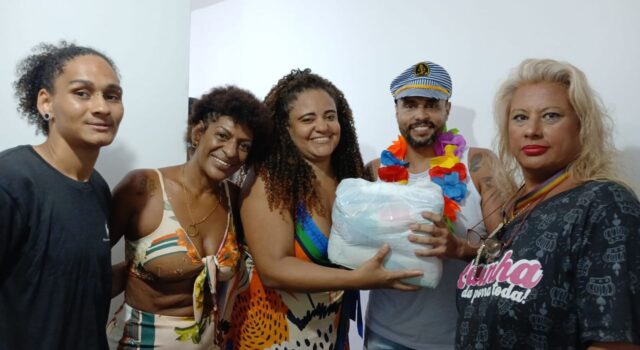 RJ: Casa Nem lidera “Carnaval Solidário” e distribui doações para as vítimas das chuvas na Rocinha