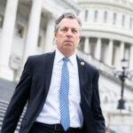 Deputado chama show de Bad Bunny de “pornografia gay” e aciona Congresso pedindo investigação