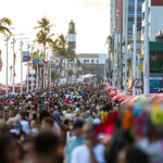 Público LGBTQIAPN+ movimenta R$ 810 milhões na economia baiana durante o Carnaval de Salvador 2026