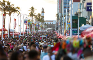 Público LGBTQIAPN+ movimenta R$ 810 milhões na economia baiana durante o Carnaval de Salvador 2026