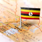 Uganda prende duas mulheres por suposto beijo em público e caso pode terminar em prisão perpétua