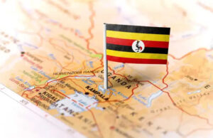 Uganda prende duas mulheres por suposto beijo em público e caso pode terminar em prisão perpétua