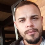 Gay é encontrado morto em apartamento na Liberdade após receber desconhecido; polícia investiga latrocínio