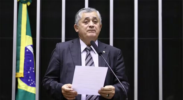 Homofobia na TV: projeto de deputado do PT quer cortar verbas públicas de emissoras condenadas por discriminação